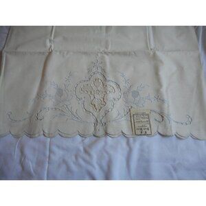NWT 2 Vintage cream blue embroidered pillowcases